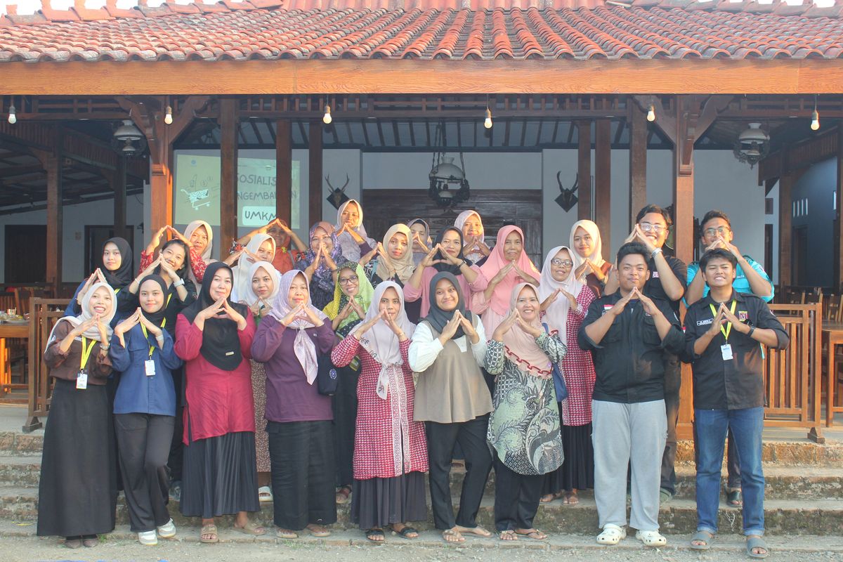 Sosialisasi Pengembangan UMKM terkait Aspek Digitalisasi dan Legalitas, Mendorong Daya Saing Pelaku Usaha Desa Gulangpongge